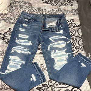 American Eagle Outfitters Distressed Blue Jeans Tomgirl fit